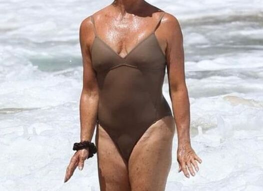 Goldie-Hawn-bikini