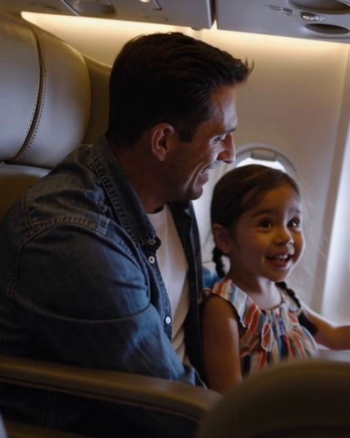 She Made Fun of the Single Dad Next to Her—Until the Captain Revealed His Identity