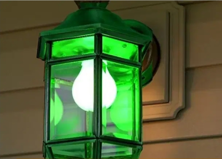 What Green Porch Lights Really Mean — The Powerful Message Behind the Glow