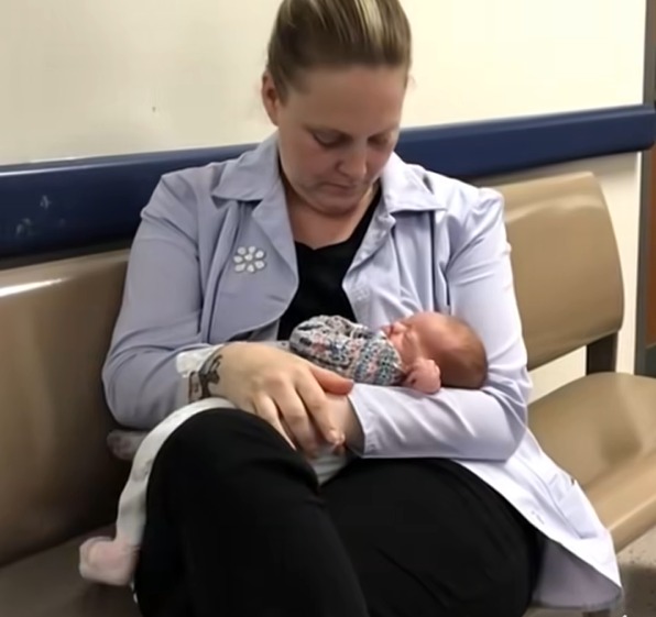 I Woke Up Holding a Baby — and a Note That Changed Everything